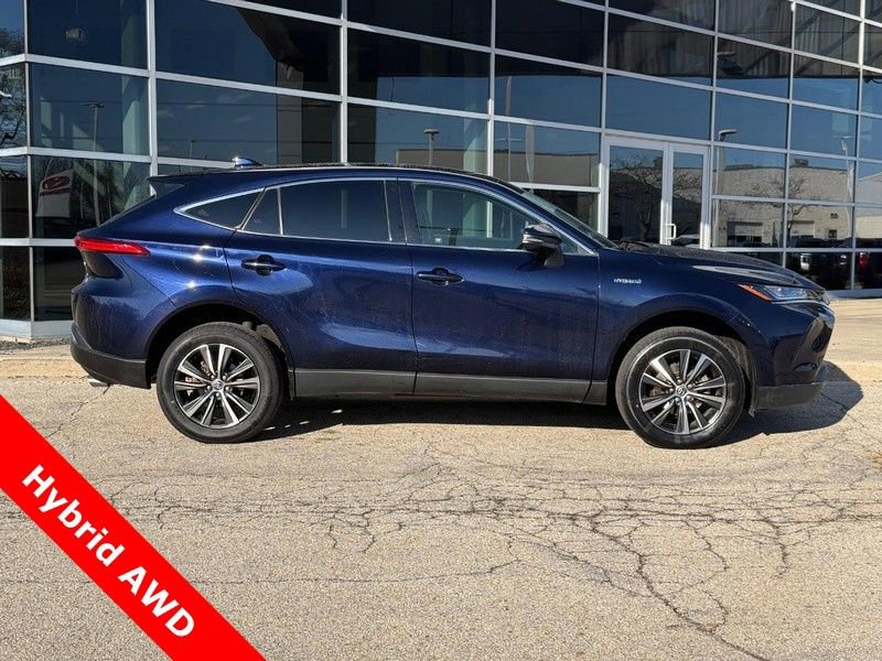 Used 2021 Toyota Venza LE w/ Carpet Mat Package (TMS) image 2
