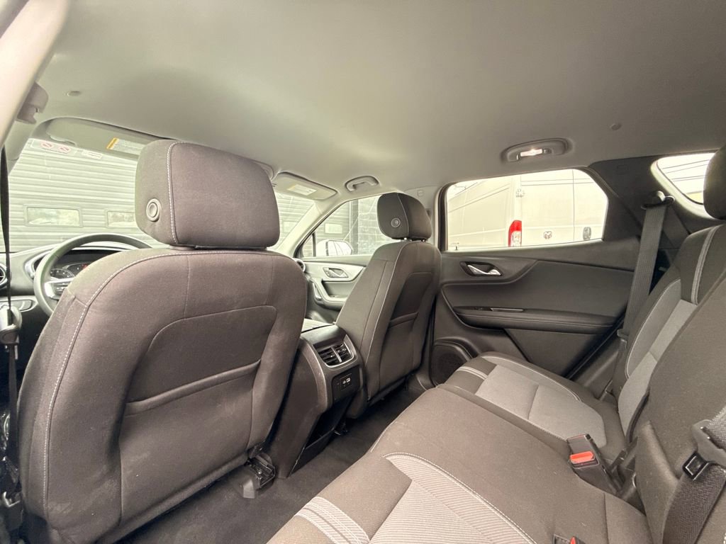 Used 2025 Chevrolet Blazer LT FWD image 16