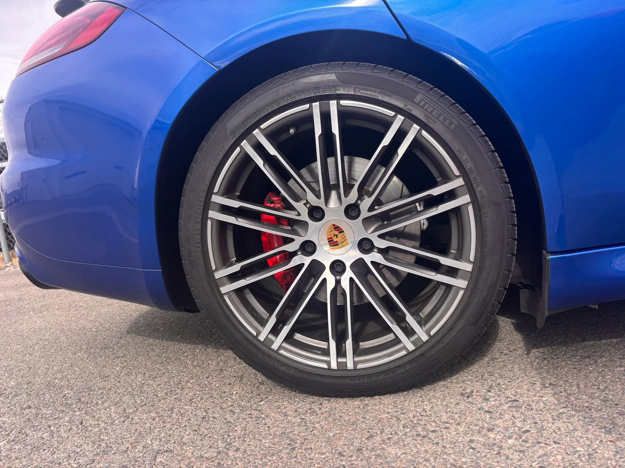 Used 2016 Porsche Panamera GTS image 4