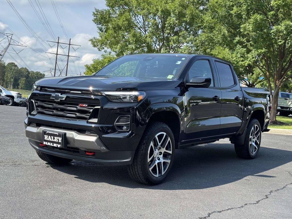 Used 2024 Chevrolet Colorado Z71 w/ Z71 Convenience Package 2 AWD/4WD image 25