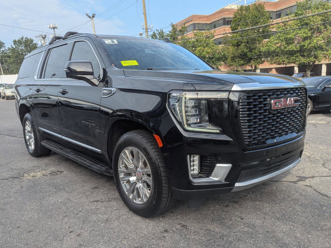 Used 2021 GMC Yukon XL Denali AWD/4WD image 5