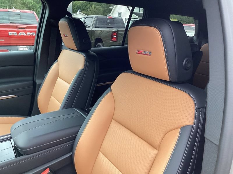 New 2027 Chevrolet Traverse Z71 w/ Enhanced Driving Package AWD/4WD image 26