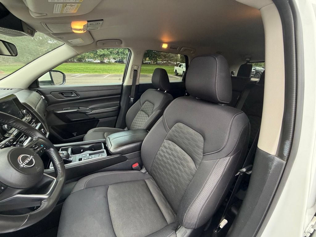 Used 2024 Nissan Pathfinder SV FWD image 7