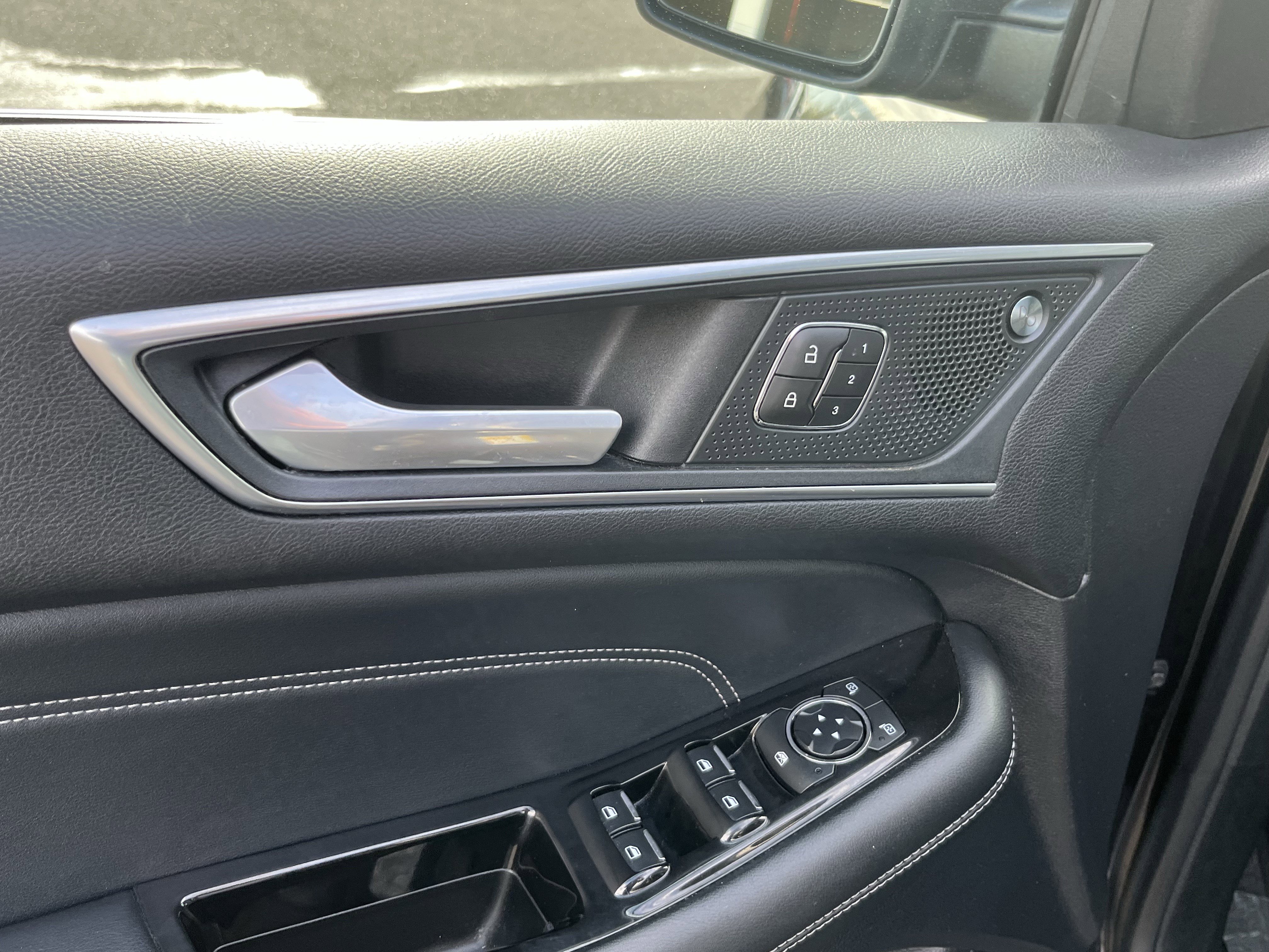 Used 2020 Ford Edge Titanium w/ Equipment Group 301A image 17