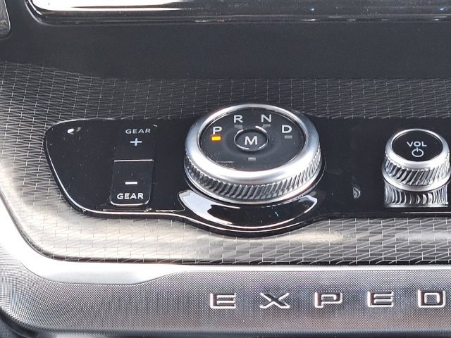New 2027 Ford Expedition Platinum w/ Stealth Performance Package AWD/4WD image 23