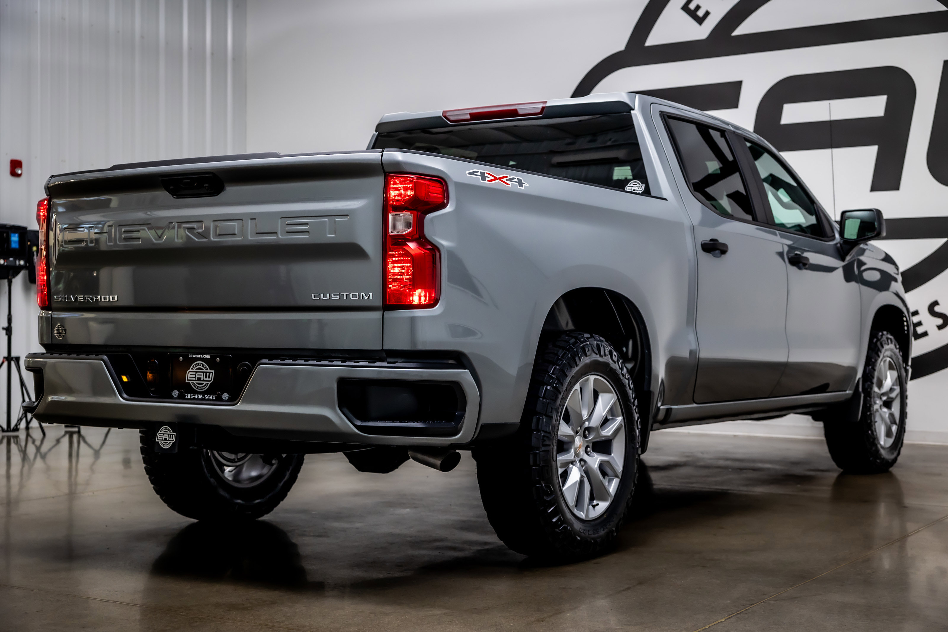 Used 2025 Chevrolet Silverado 1500 Custom image 34