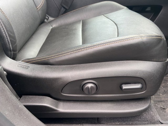 Used 2021 GMC Terrain SLT w/ Infotainment Package II image 12