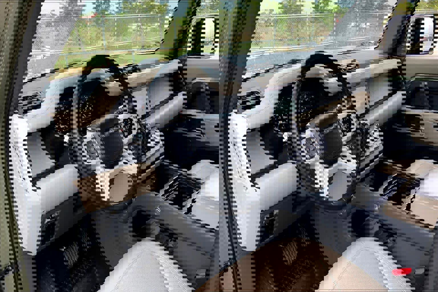 Used 2020 Land Rover Defender 110 HSE image 17