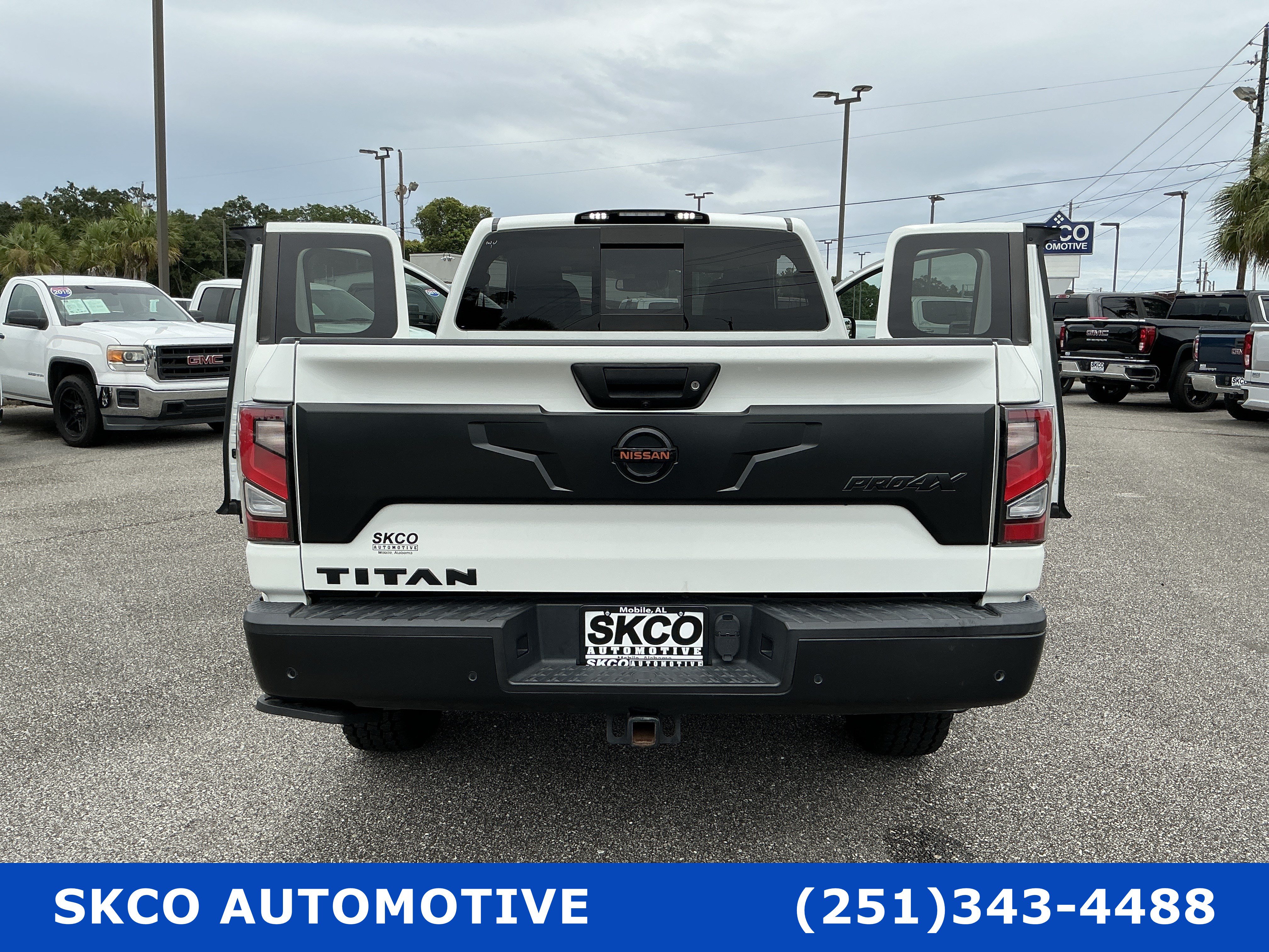Used 2020 Nissan Titan PRO-4X w/ Pro-4x Convenience Package AWD/4WD image 34