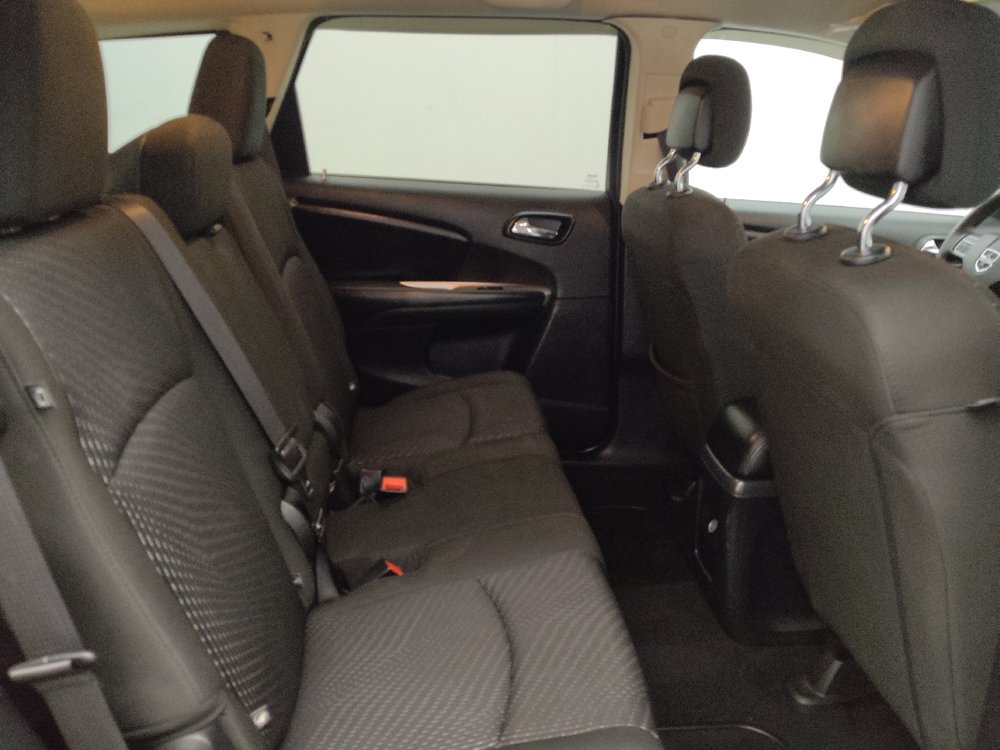 Used 2019 Dodge Journey SE w/ Blacktop Package FWD image 19