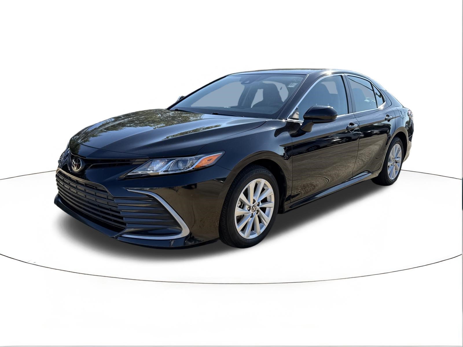 Used 2024 Toyota Camry LE FWD image 7