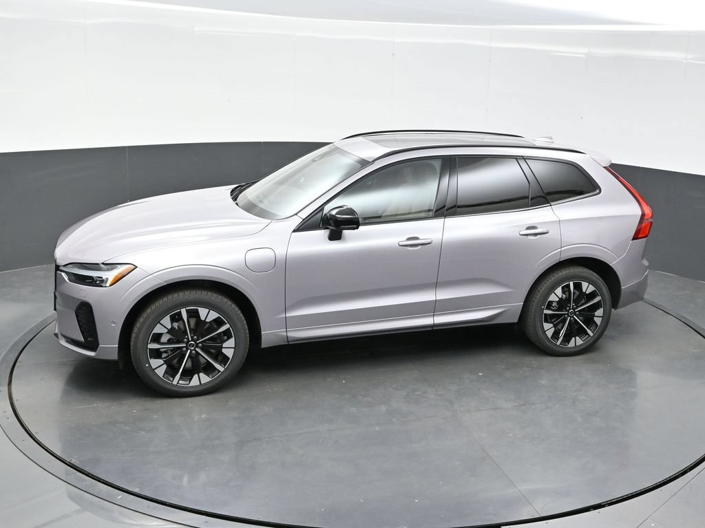 New 2026 Volvo XC60 T8 Plus w/ Climate Package PRO AWD/4WD image 32