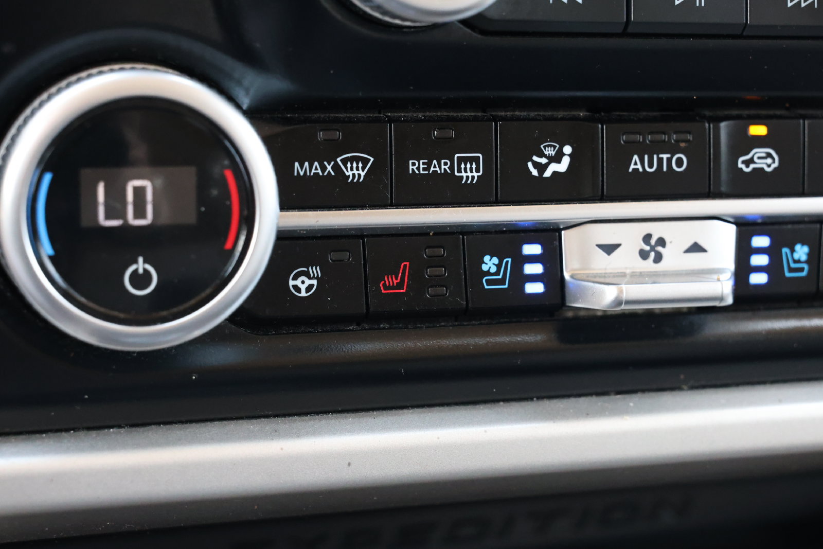 Used 2024 Ford Expedition Limited RWD image 5
