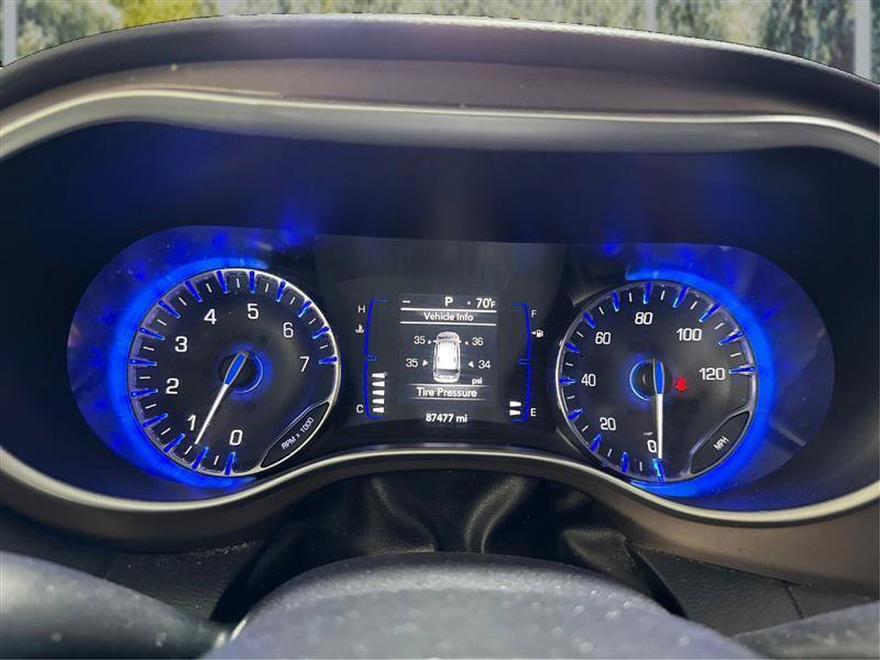 Used 2021 Chrysler Voyager L FWD image 17