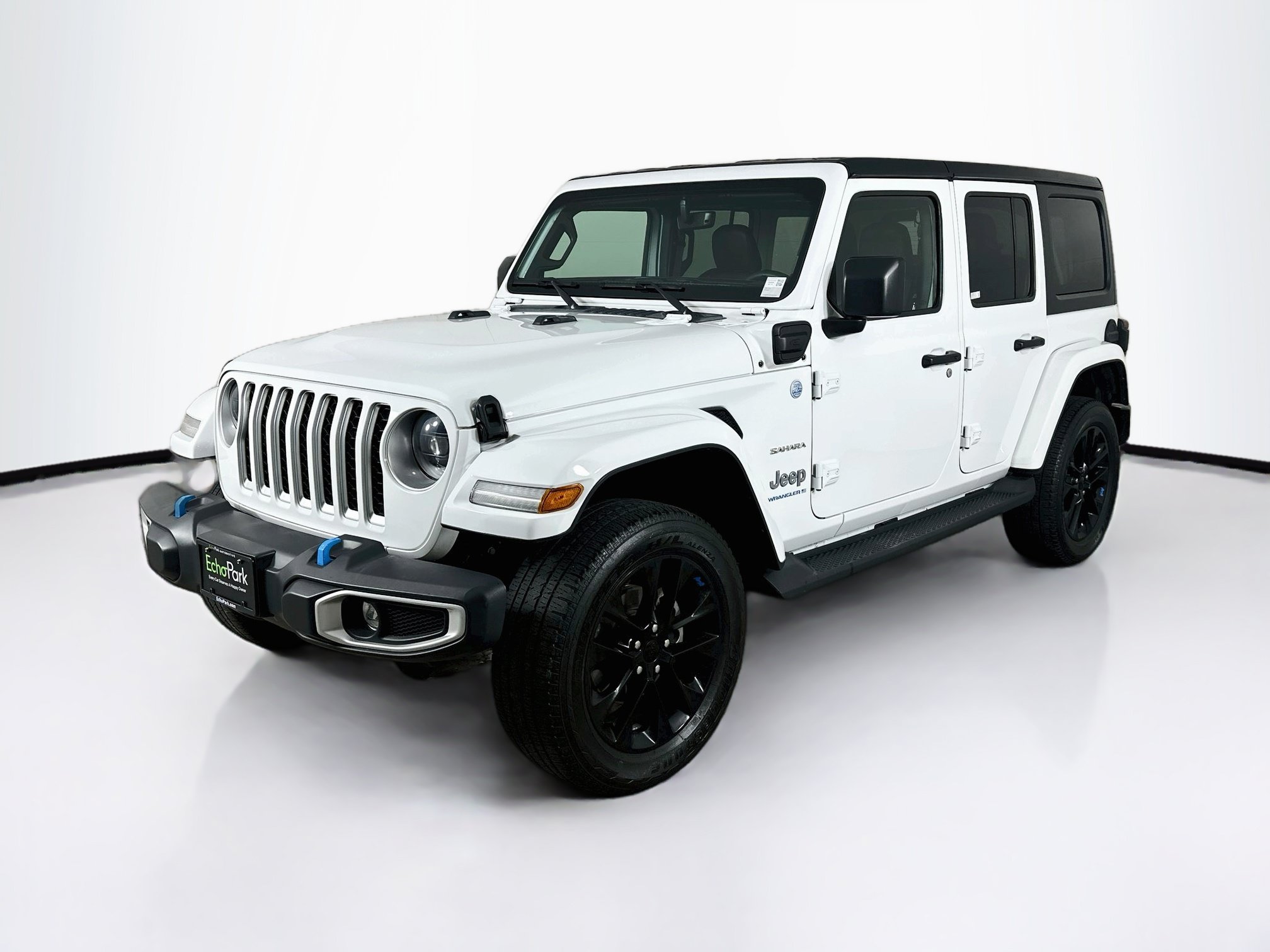 Used 2023 Jeep Wrangler Unlimited Sahara w/ Cold Weather Group AWD/4WD image 3