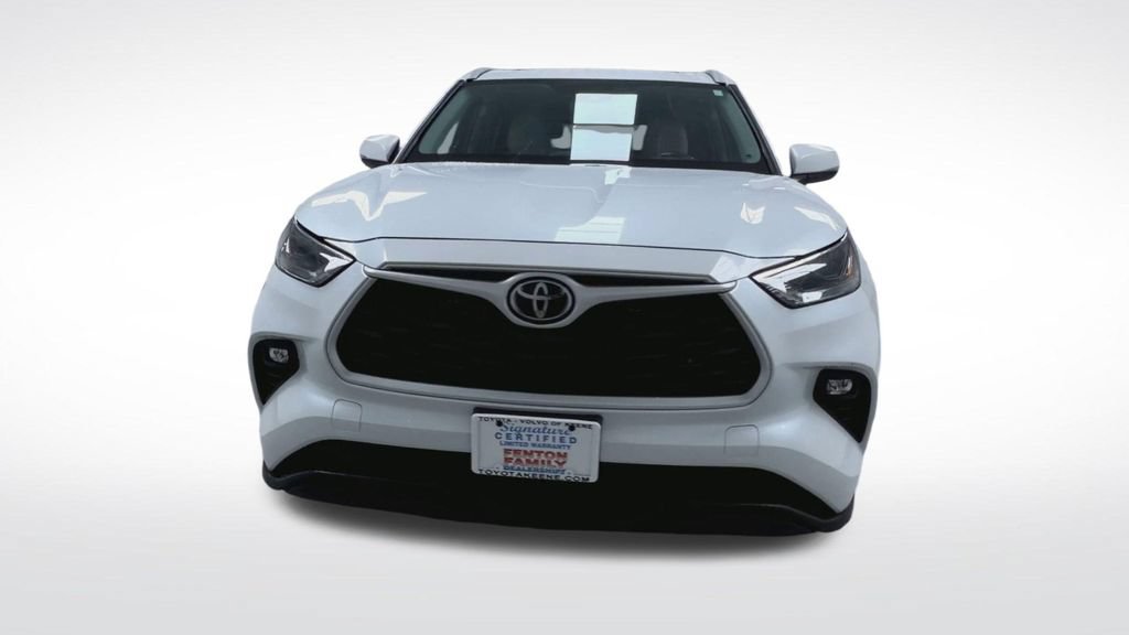 Used 2023 Toyota Highlander XLE AWD/4WD image 22