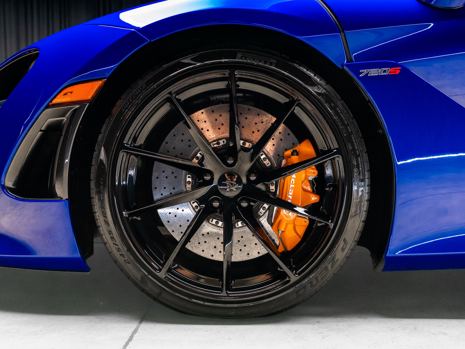 Used 2018 McLaren 720S Luxury RWD image 8