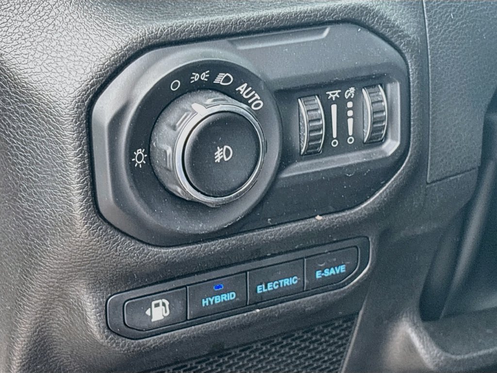 Certified 2022 Jeep Wrangler Unlimited Sahara AWD/4WD image 11