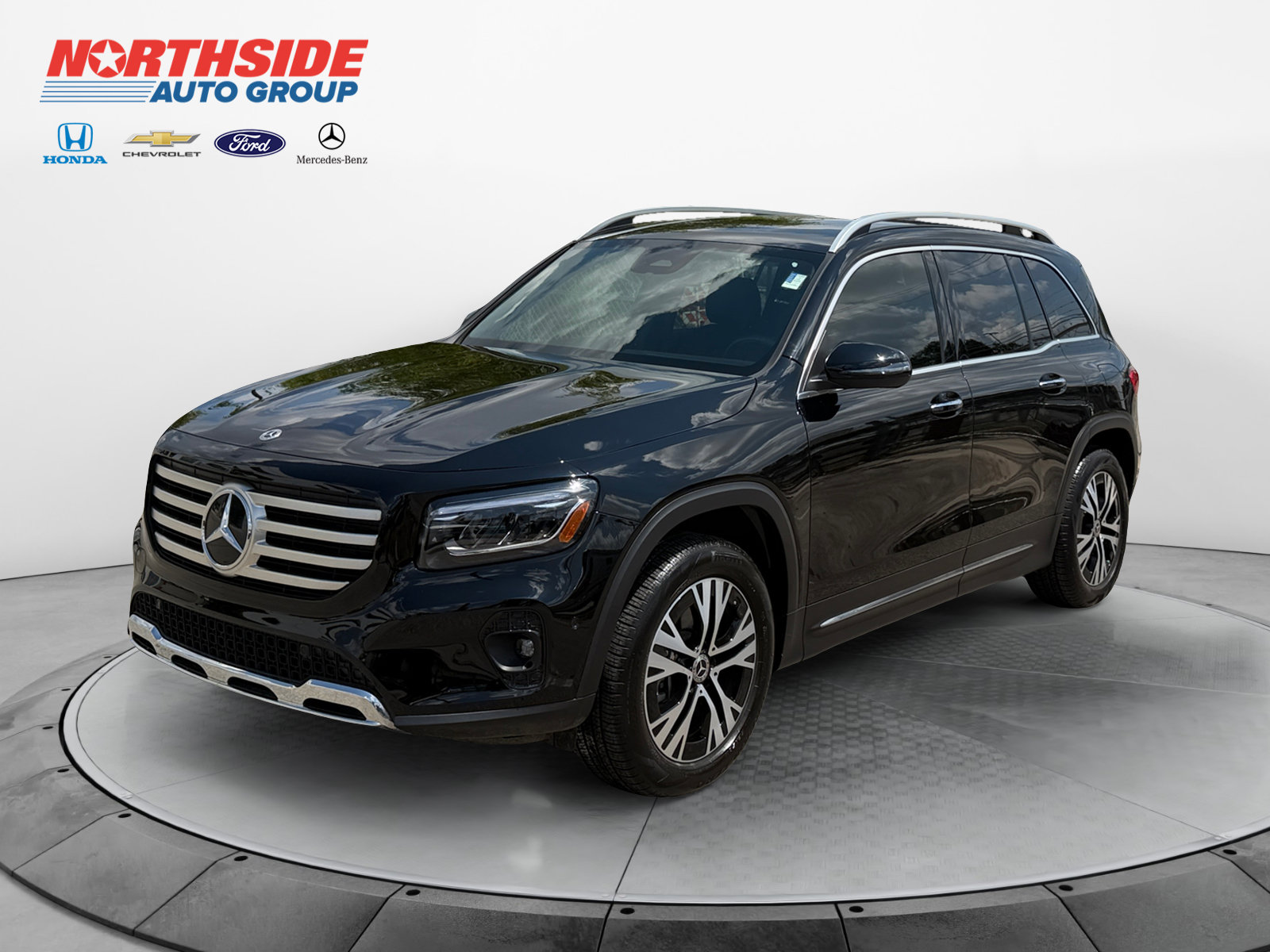 Used 2025 Mercedes-Benz GLB 250 image 3