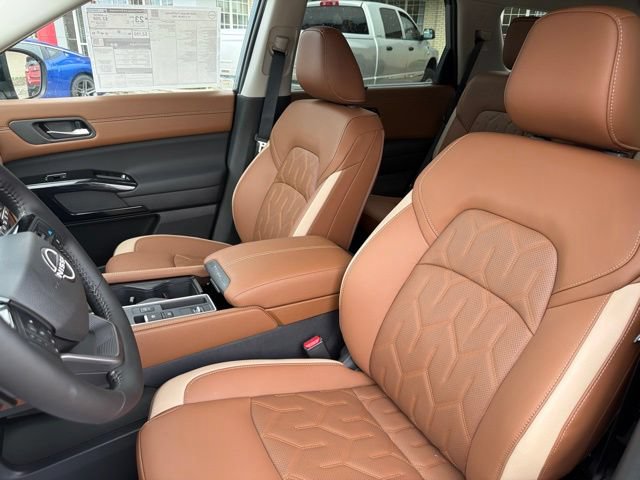 New 2026 Nissan Pathfinder Platinum FWD image 10