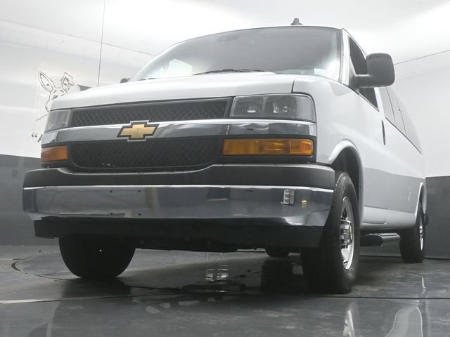 New 2025 Chevrolet Express 3500 LT w/ LT Preferred Equipment Group RWD image 4