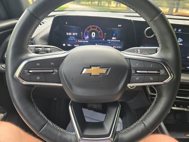 Used 2025 Chevrolet Traverse LT image 22