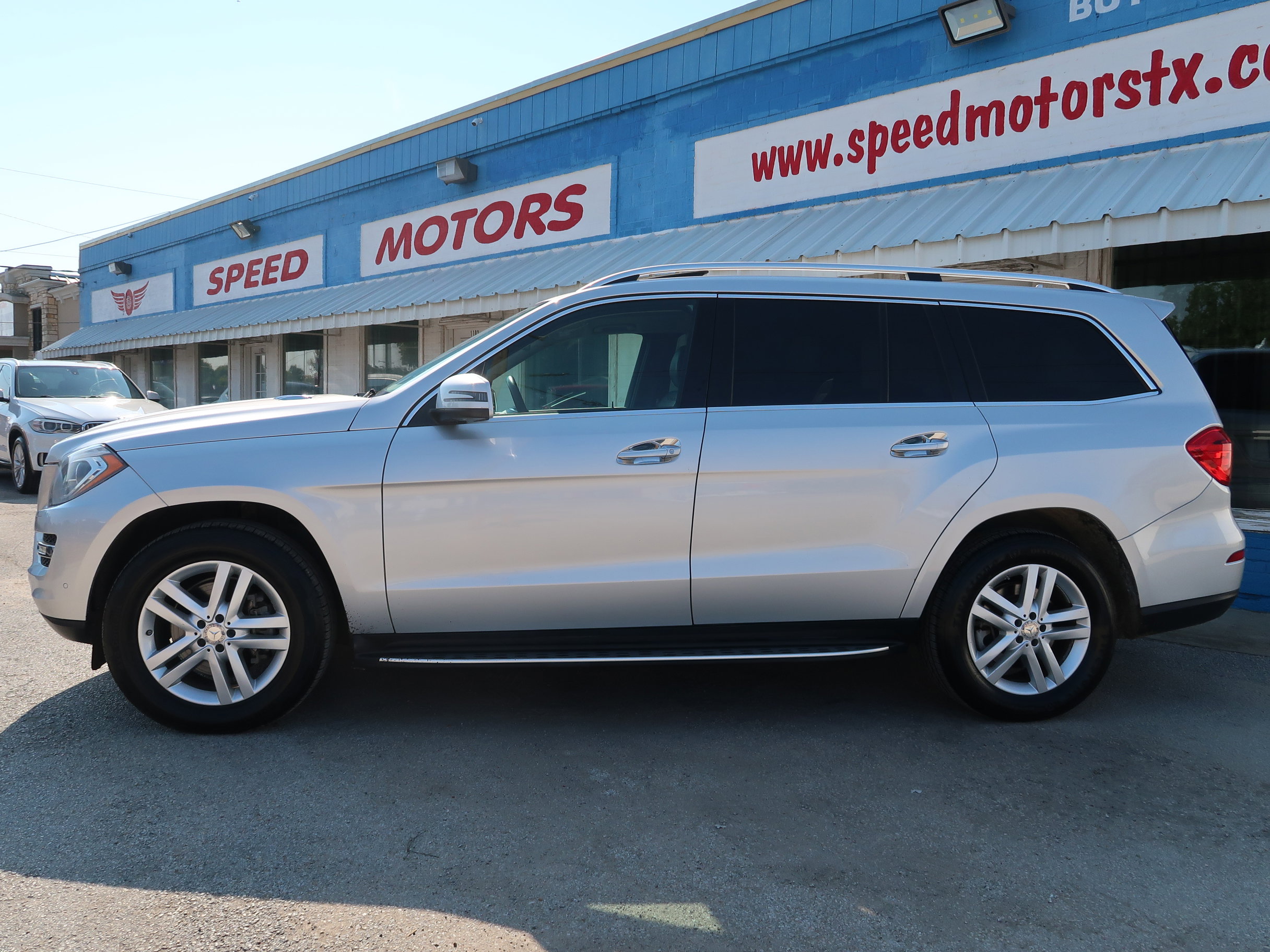 Used 2014 Mercedes-Benz GL 350 4MATIC 4dr GL 350 BlueTEC image 3