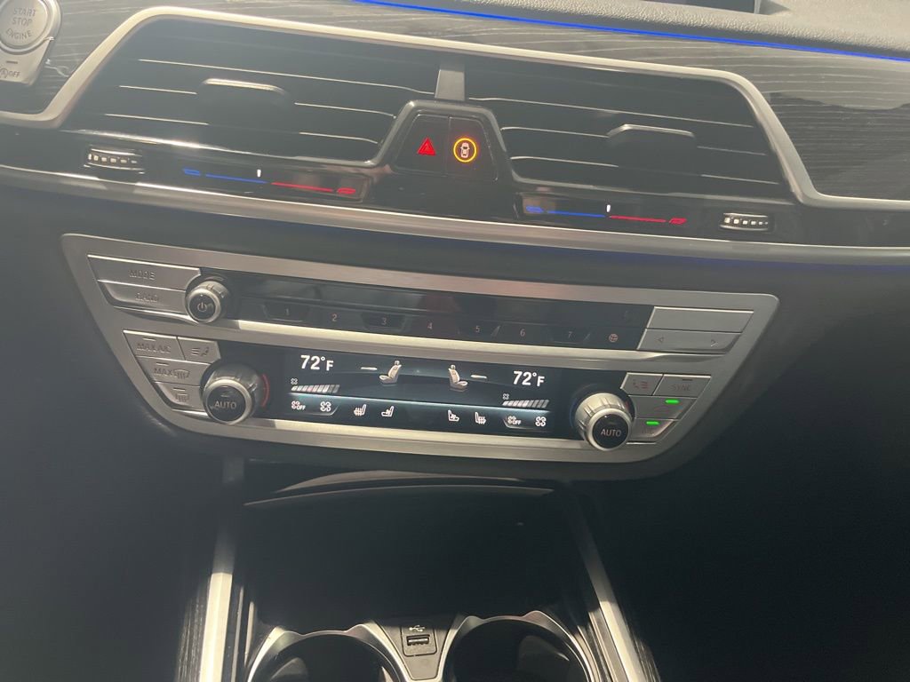 Used 2021 BMW 740i w/ M Sport Package image 29