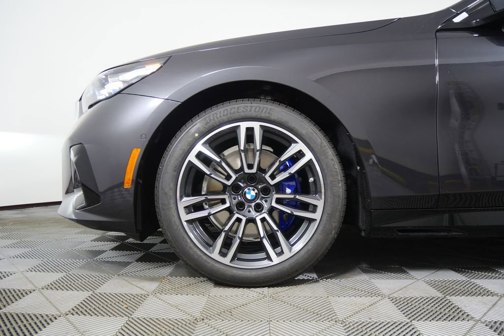 New 2026 BMW 530i xDrive w/ M Sport Package AWD/4WD image 7
