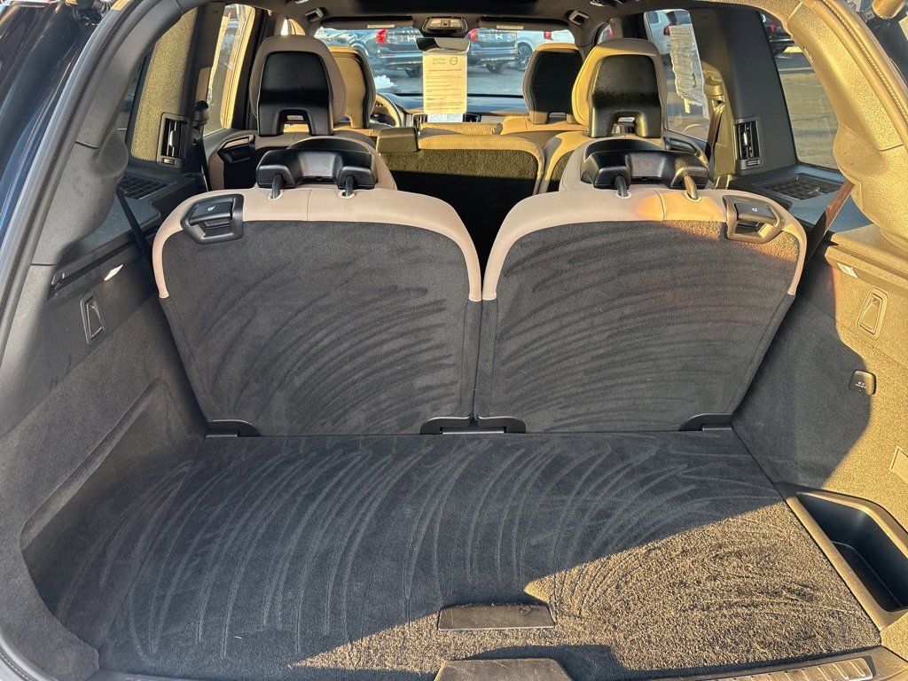 Certified 2025 Volvo XC90 B6 Plus image 49