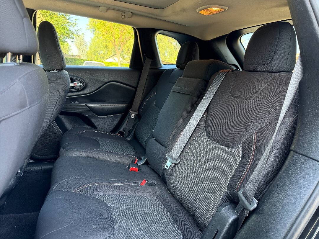 Used 2016 Jeep Cherokee 75th Anniversary FWD image 15