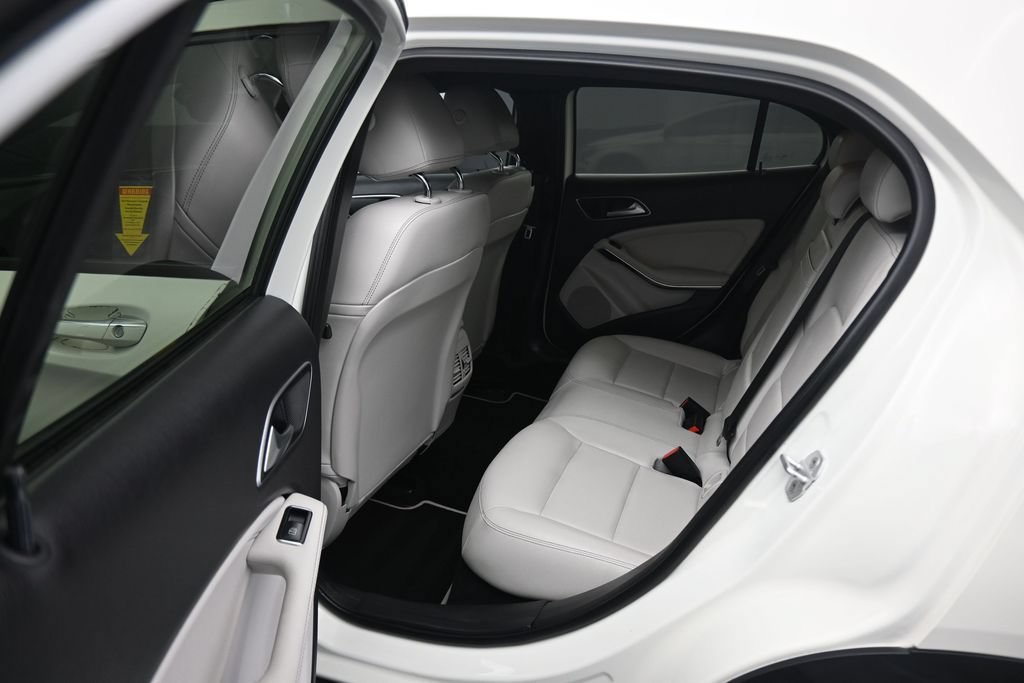 Used 2016 Mercedes-Benz GLA 250 image 31