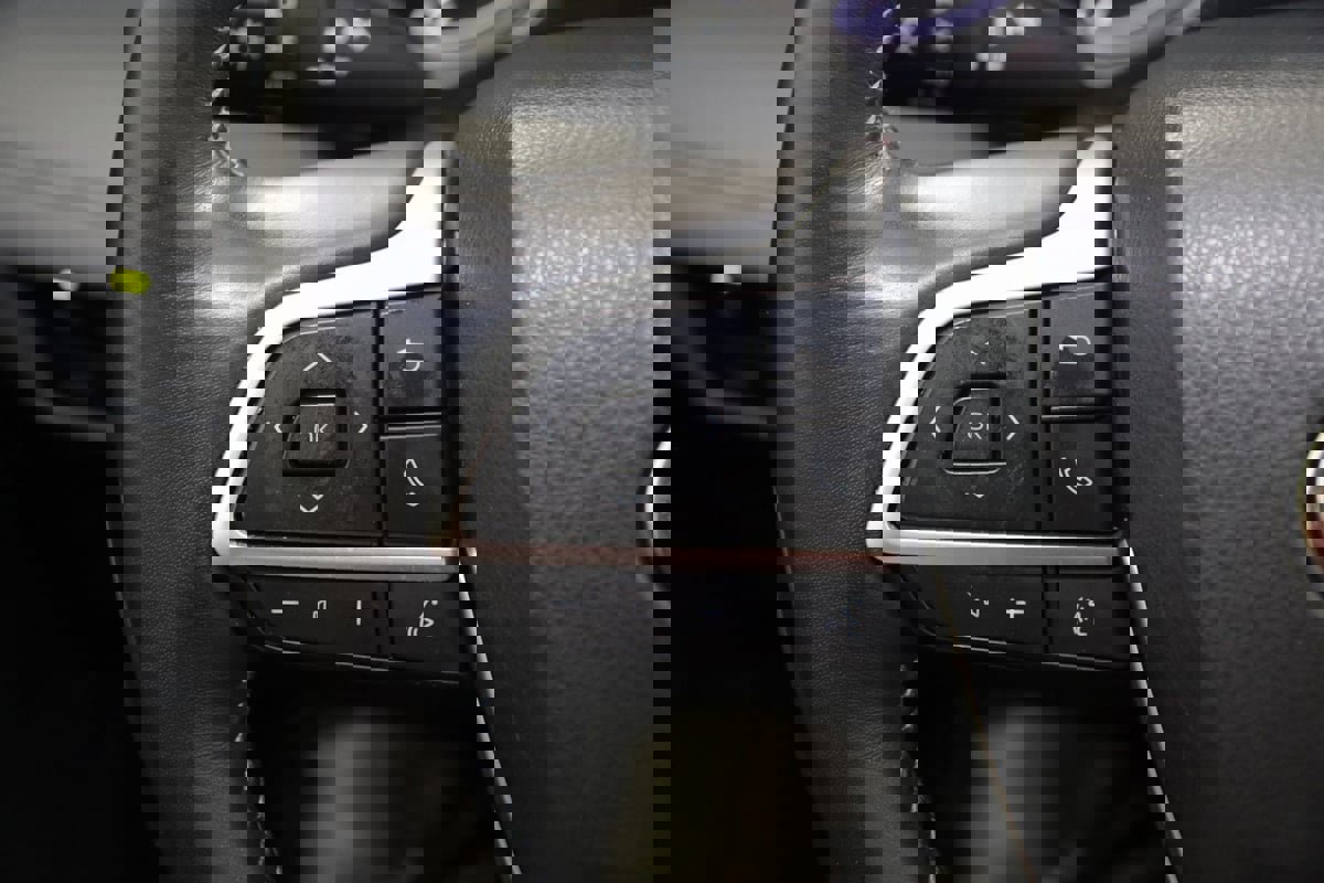 Used 2023 Toyota Highlander XLE image 35