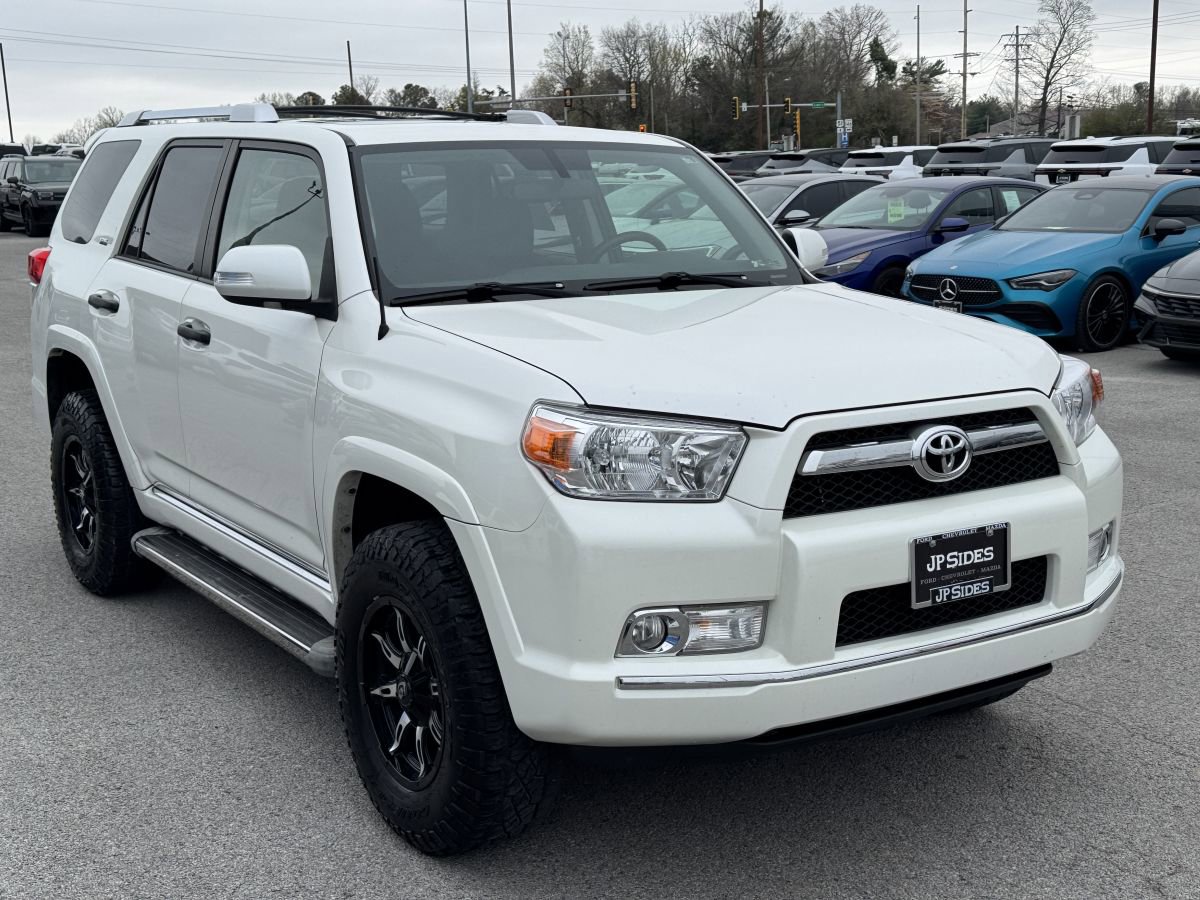 Used 2011 Toyota 4Runner SR5 w/ Convenience Pkg image 2
