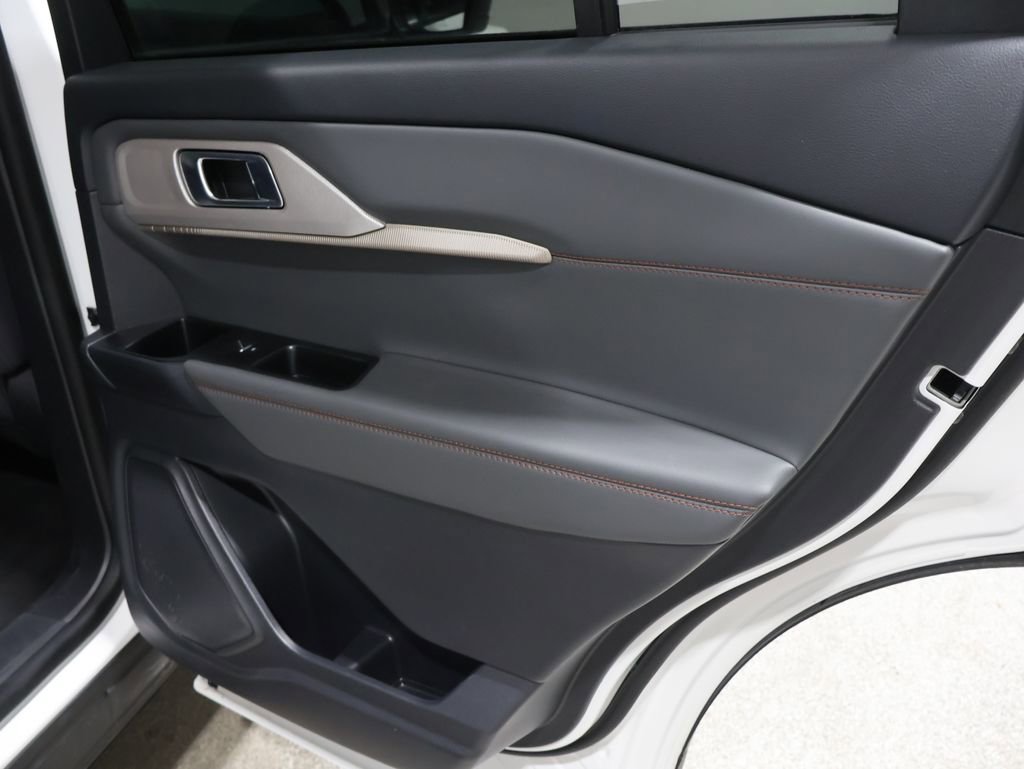 Used 2025 Ford Explorer Active image 23