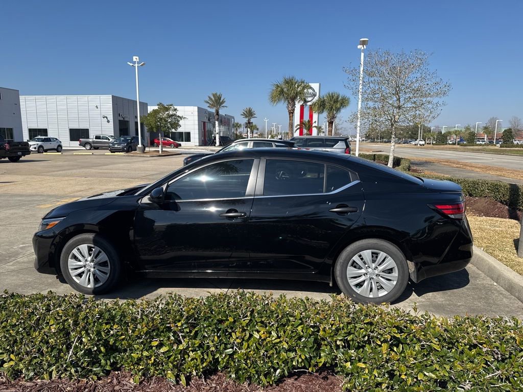 Used 2025 Nissan Sentra S image 10