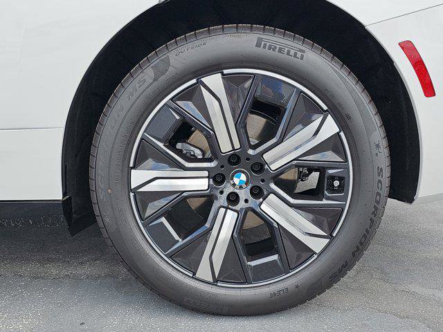 New 2026 BMW iX xDrive60 w/ Premium Package image 33