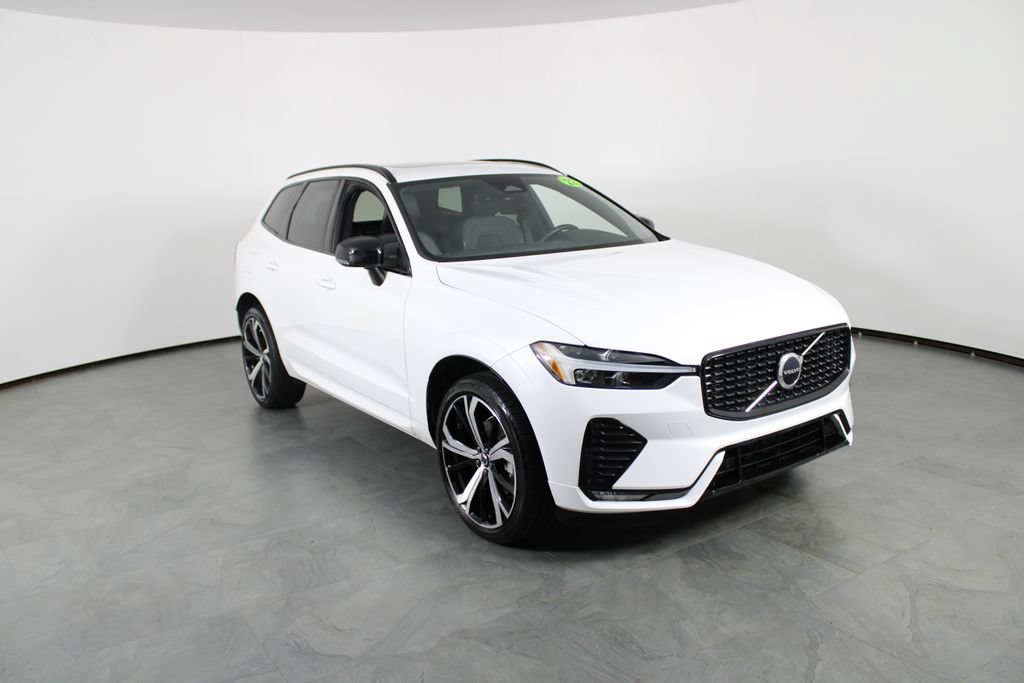 Used 2022 Volvo XC60 B5 R-Design w/ Protection Package Premier FWD image 4