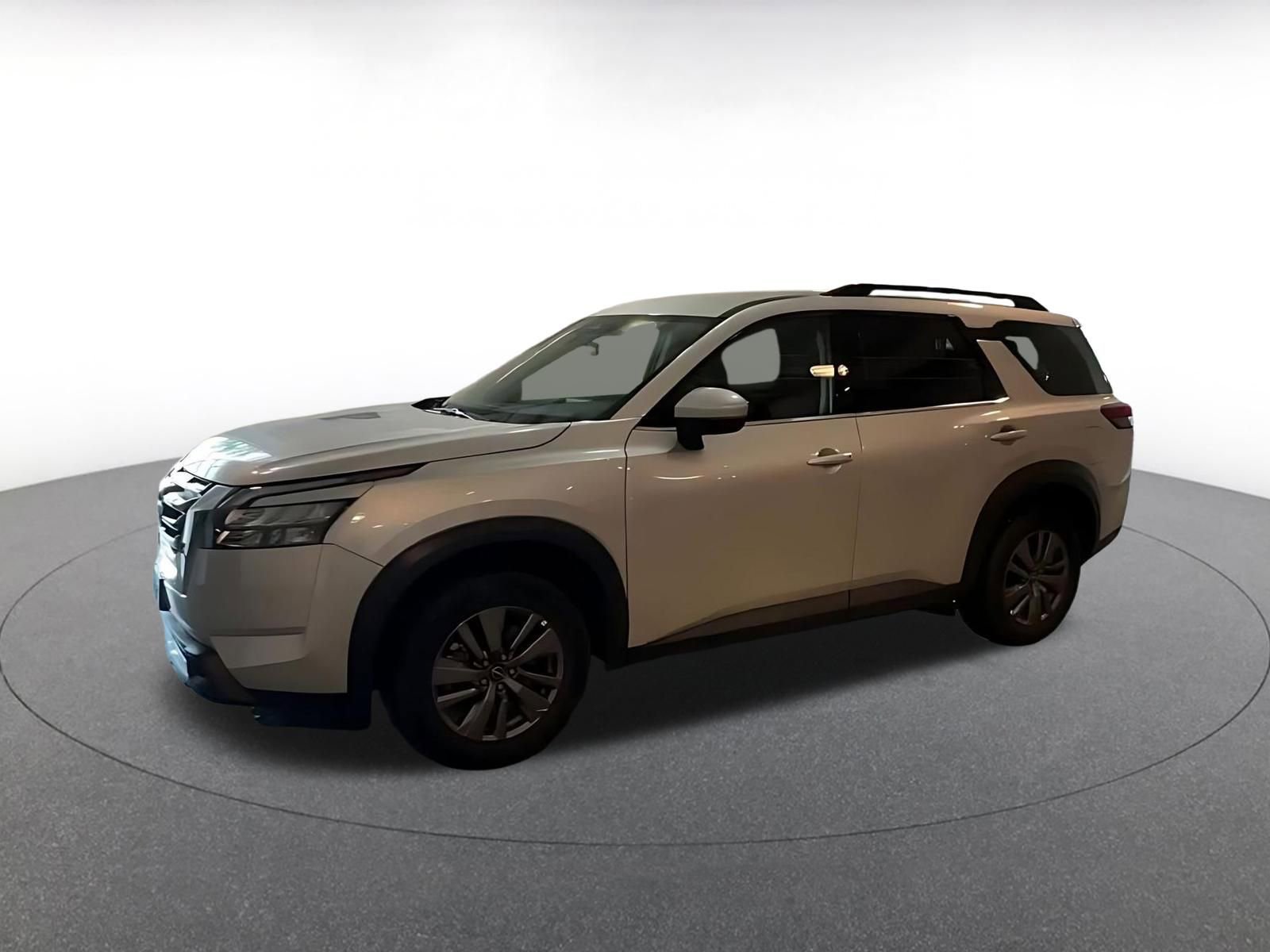Used 2025 Nissan Pathfinder SV FWD image 8