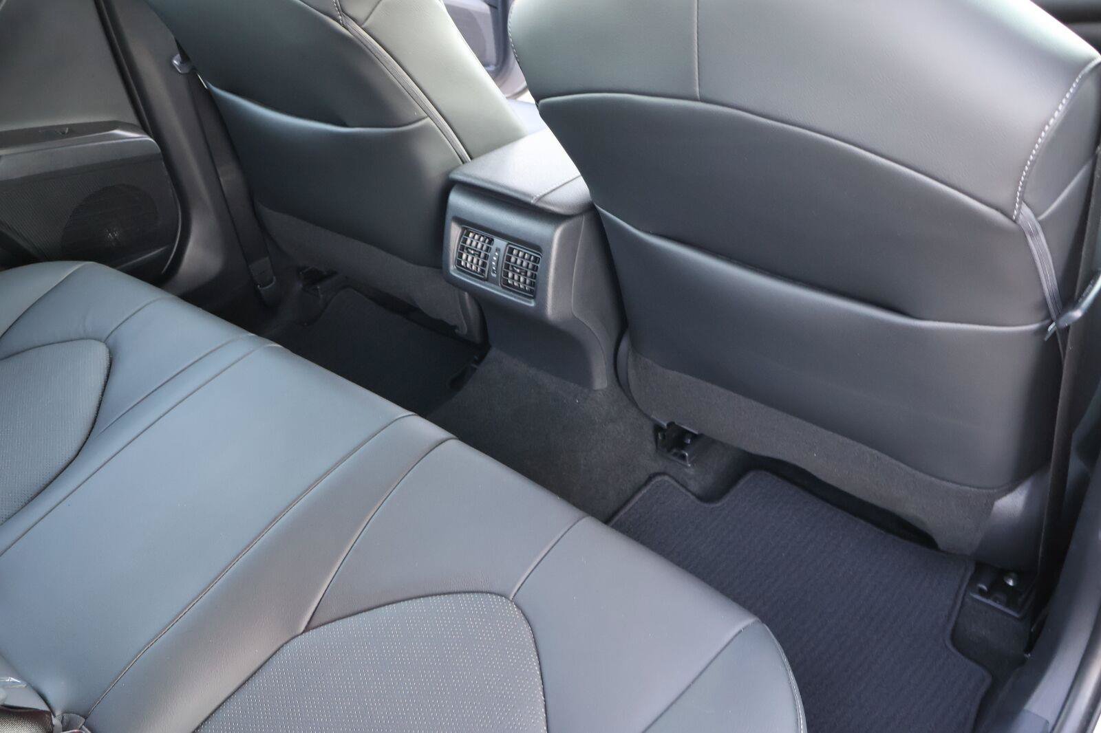 Used 2022 Toyota Camry XSE FWD image 17