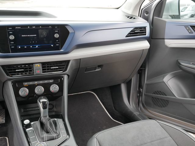 Certified 2023 Volkswagen Taos SE w/ Black Wheel Package image 23