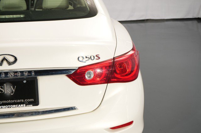 Used 2015 INFINITI Q50 AWD w/ Navigation Package image 17