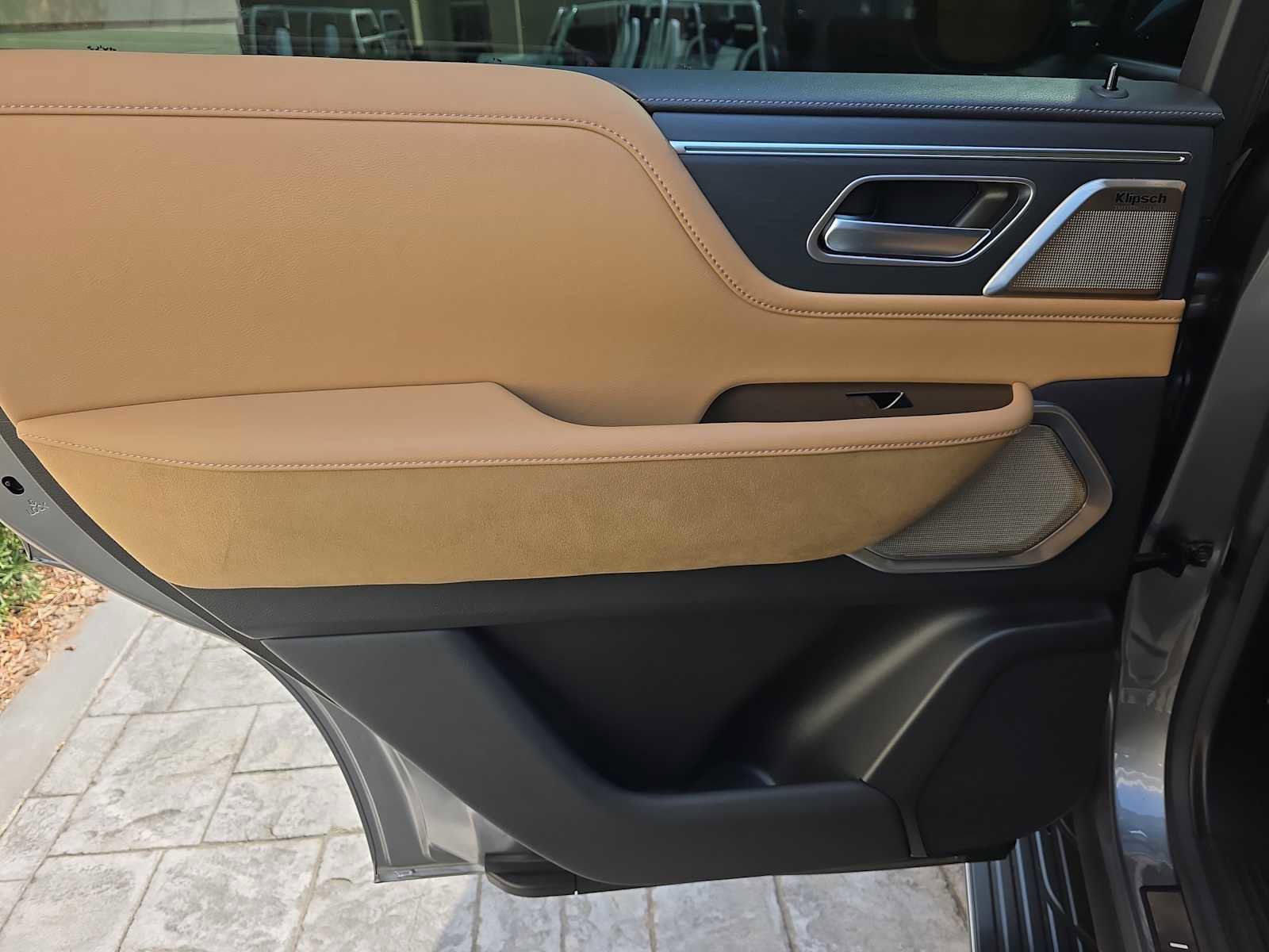 Certified 2025 INFINITI QX80 Sensory image 10