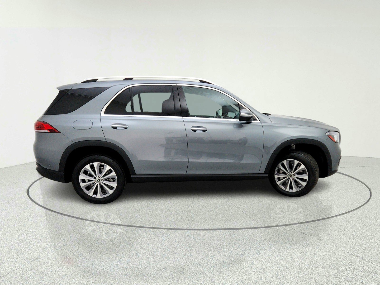 Certified 2022 Mercedes-Benz GLE 350 4MATIC w/ Premium Package image 7