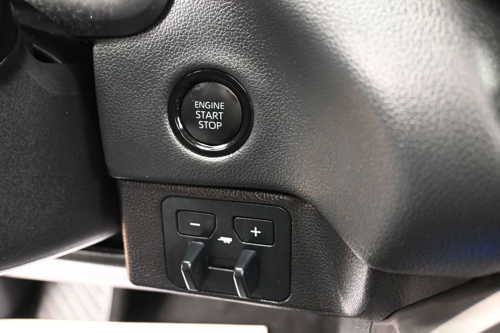 Used 2026 Toyota Tundra Limited AWD/4WD image 23