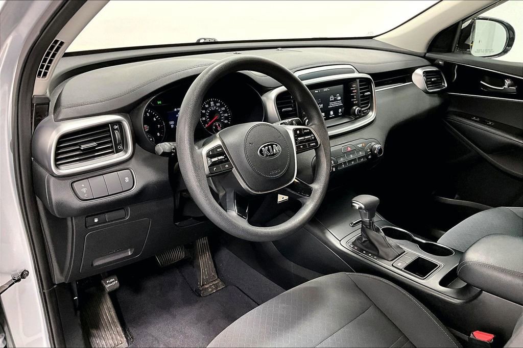 Used 2019 Kia Sorento L FWD image 16