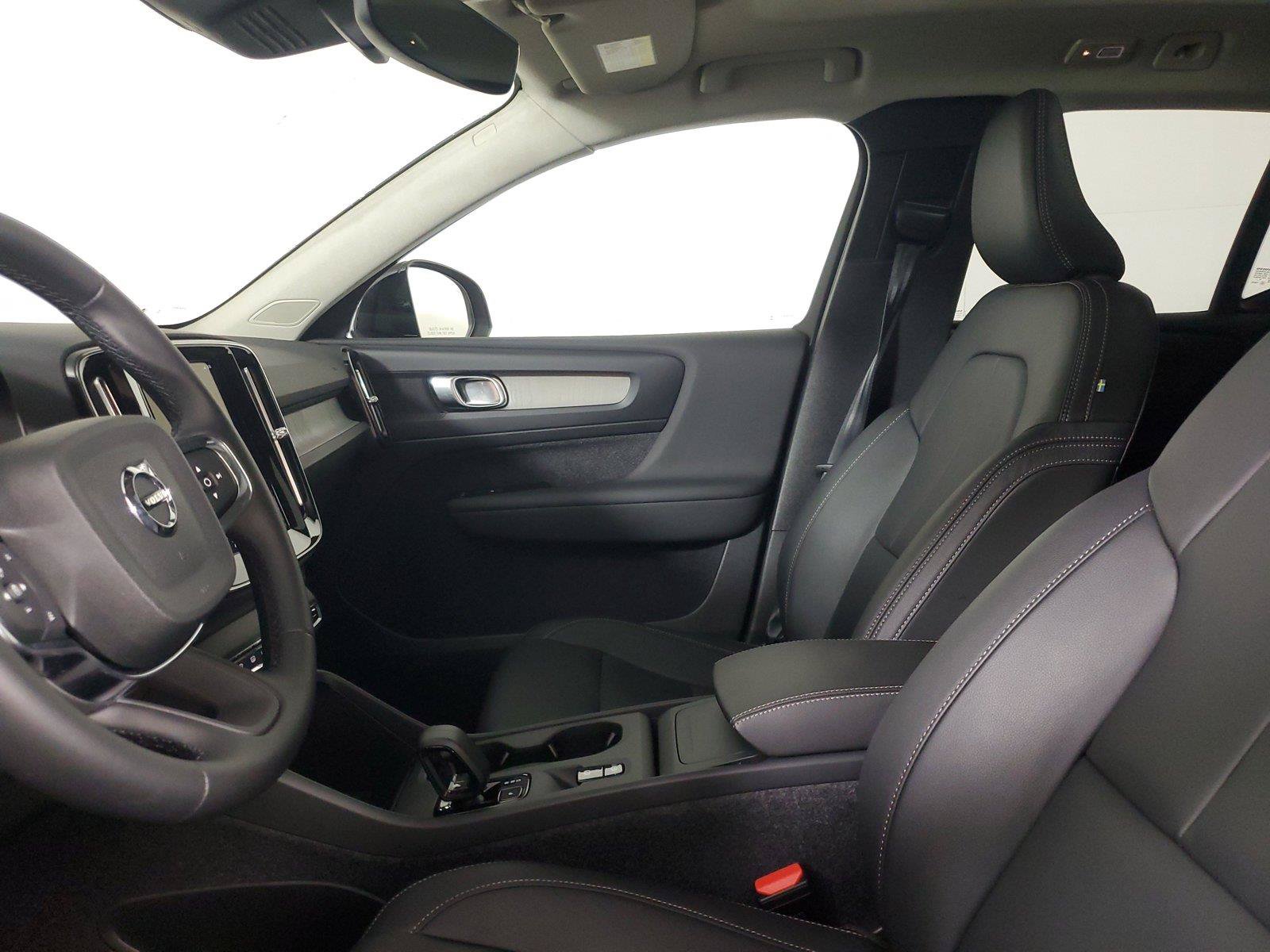 Used 2026 Volvo XC40 B5 Core AWD/4WD image 22