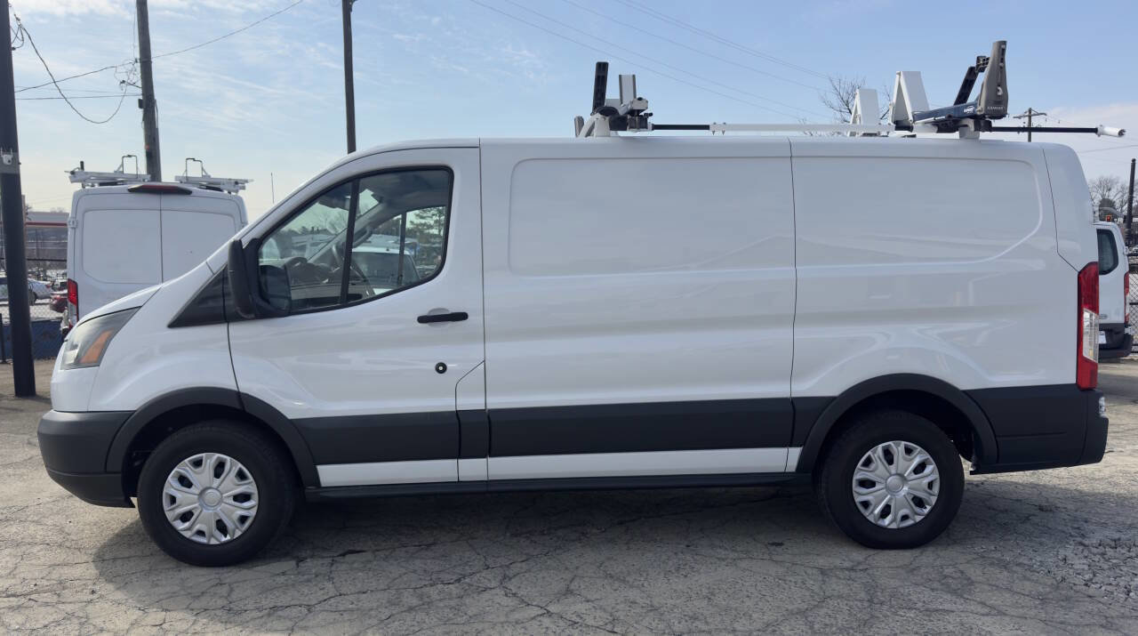 Used 2016 Ford Transit 150 150 3dr SWB Low Roof Cargo Van image 12