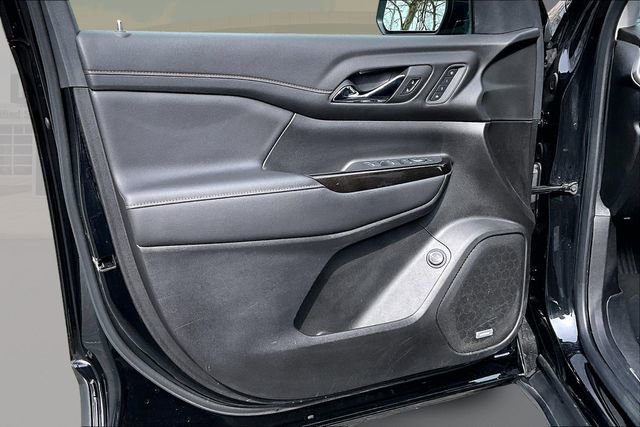 Used 2023 GMC Acadia AT4 w/ Technology Package image 18