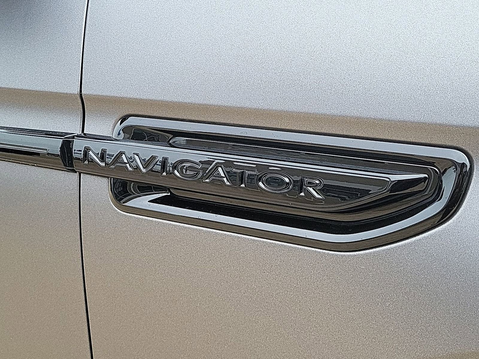 Used 2020 Lincoln Navigator L Reserve w/ Equipment Group 208A Reserve AWD/4WD image 33